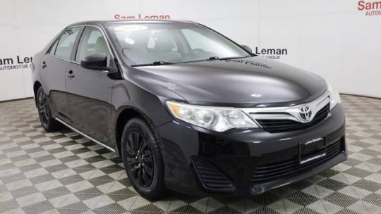 2014 Toyota Camry LE — Sedan — 73,530 mi — Bloomington, IL