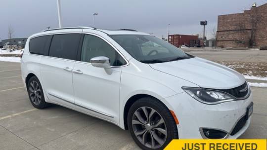 2018 Chrysler Pacifica Limited — Minivan — 144,480 mi — Bloomington, IL
