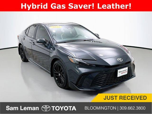 2025 Toyota Camry SE — Sedan — 779 mi — Bloomington, IL