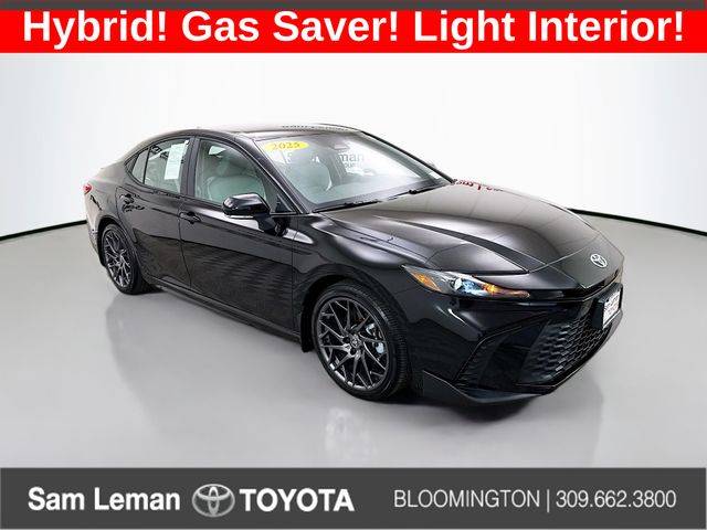 2025 Toyota Camry Hybrid SE — Sedan — 5,001 mi — Bloomington, IL