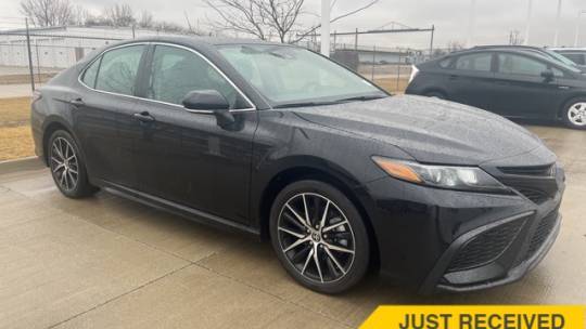 2023 Toyota Camry SE — Sedan — 7,313 mi — Bloomington, IL
