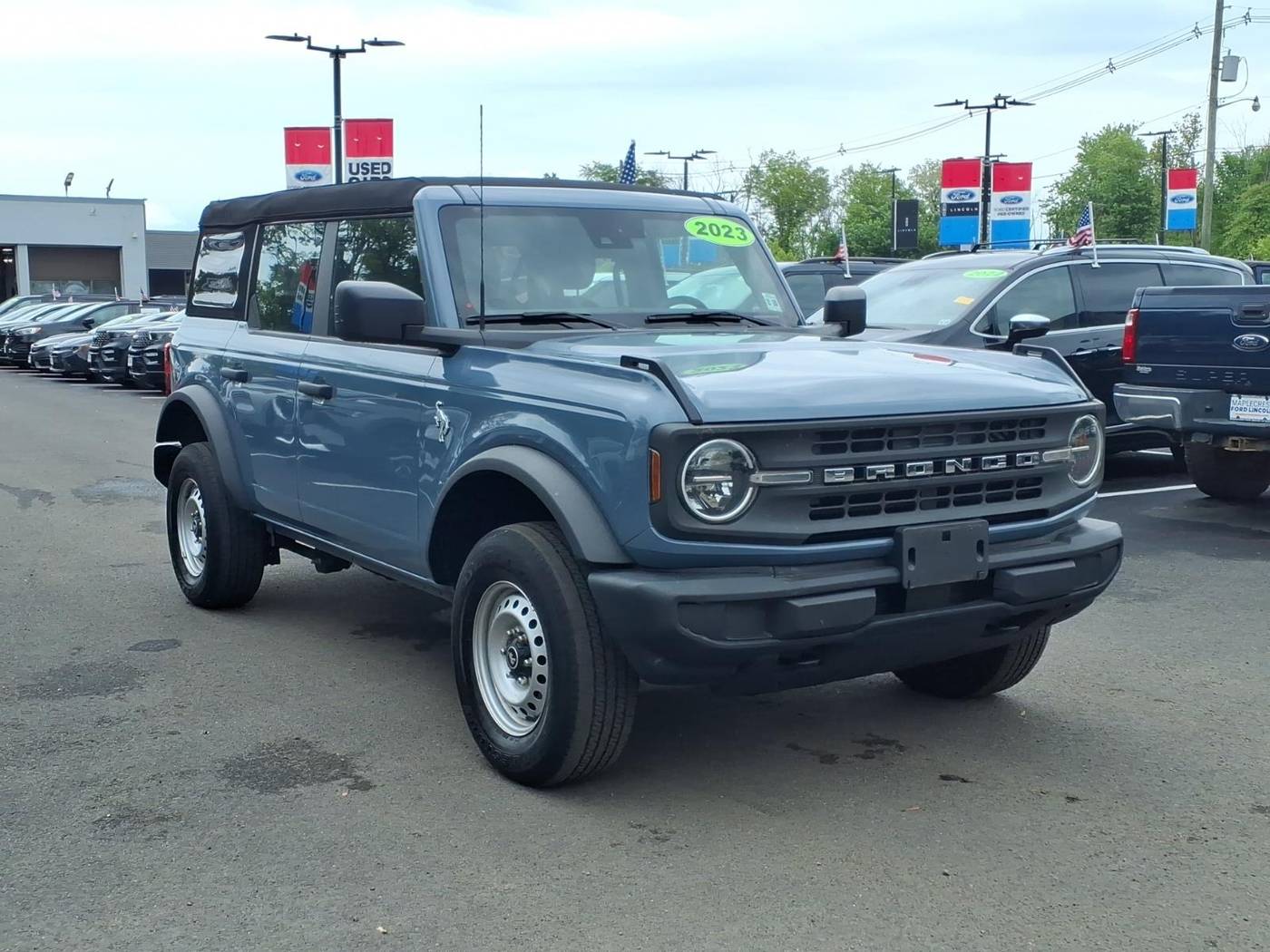 2023 Ford Bronco Base