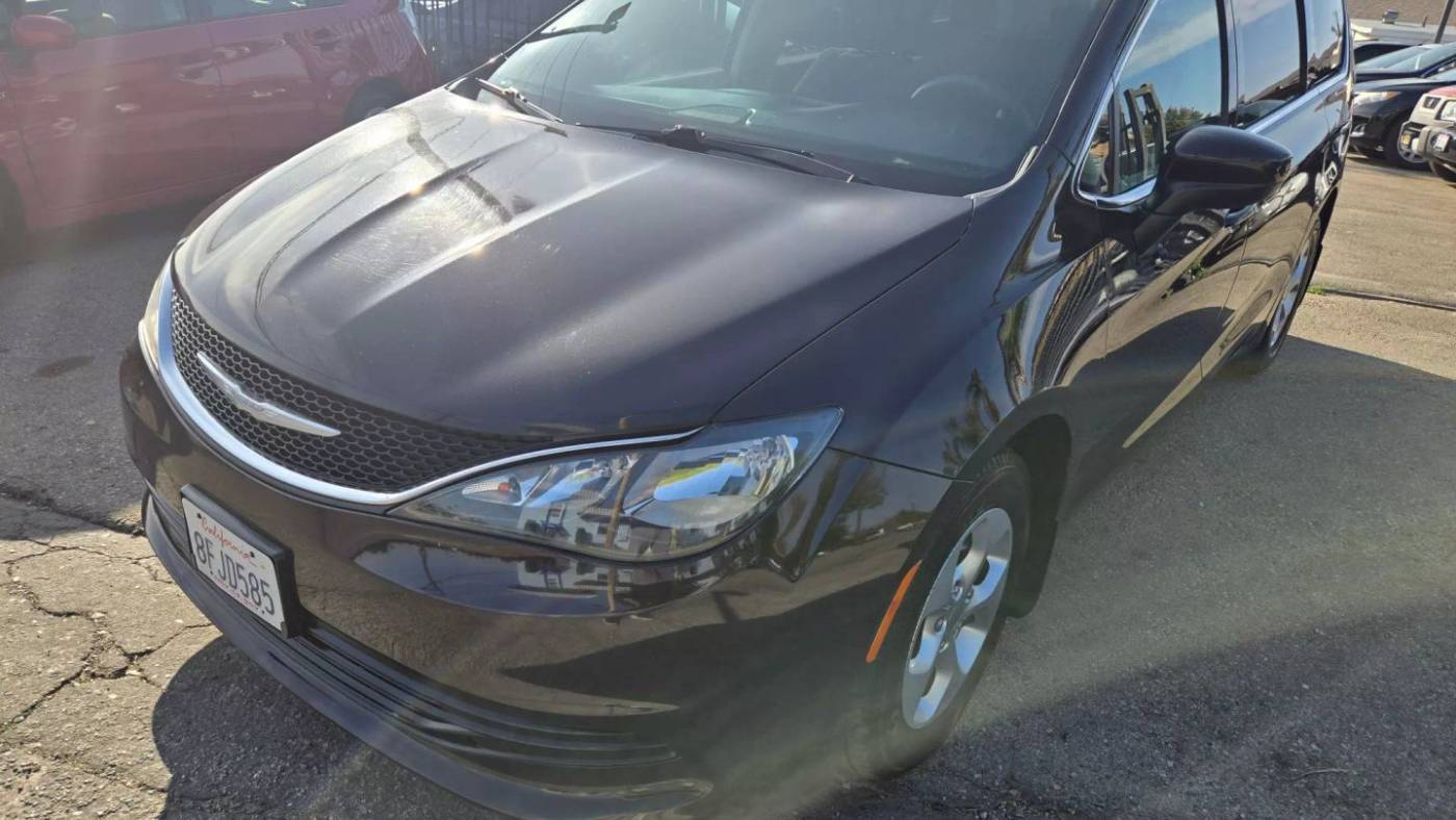 2017 Chrysler Pacifica LX — Minivan — 154,220 mi — Fontana, CA