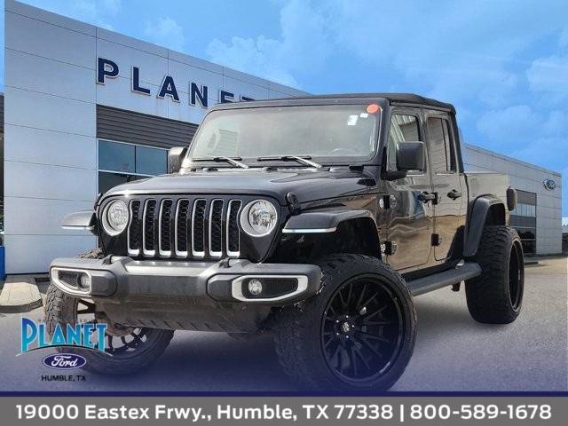 2020 Jeep Gladiator Overland — Pickup Truck — 111,246 mi — Humble, TX