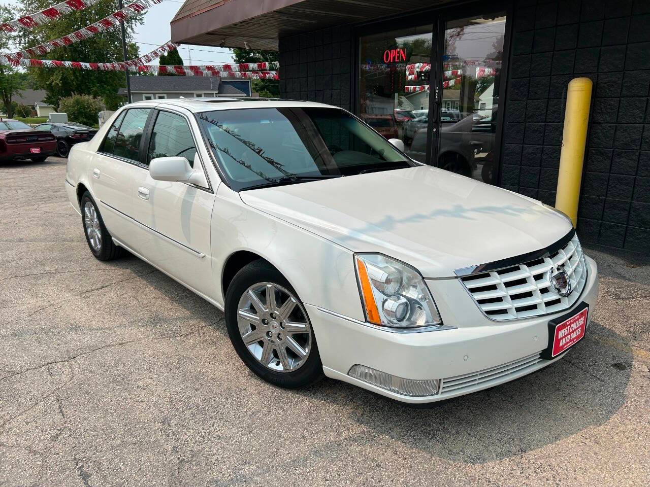 2011 Cadillac DTS Luxury Collection — Sedan — 78,332 mi — Menasha, WI