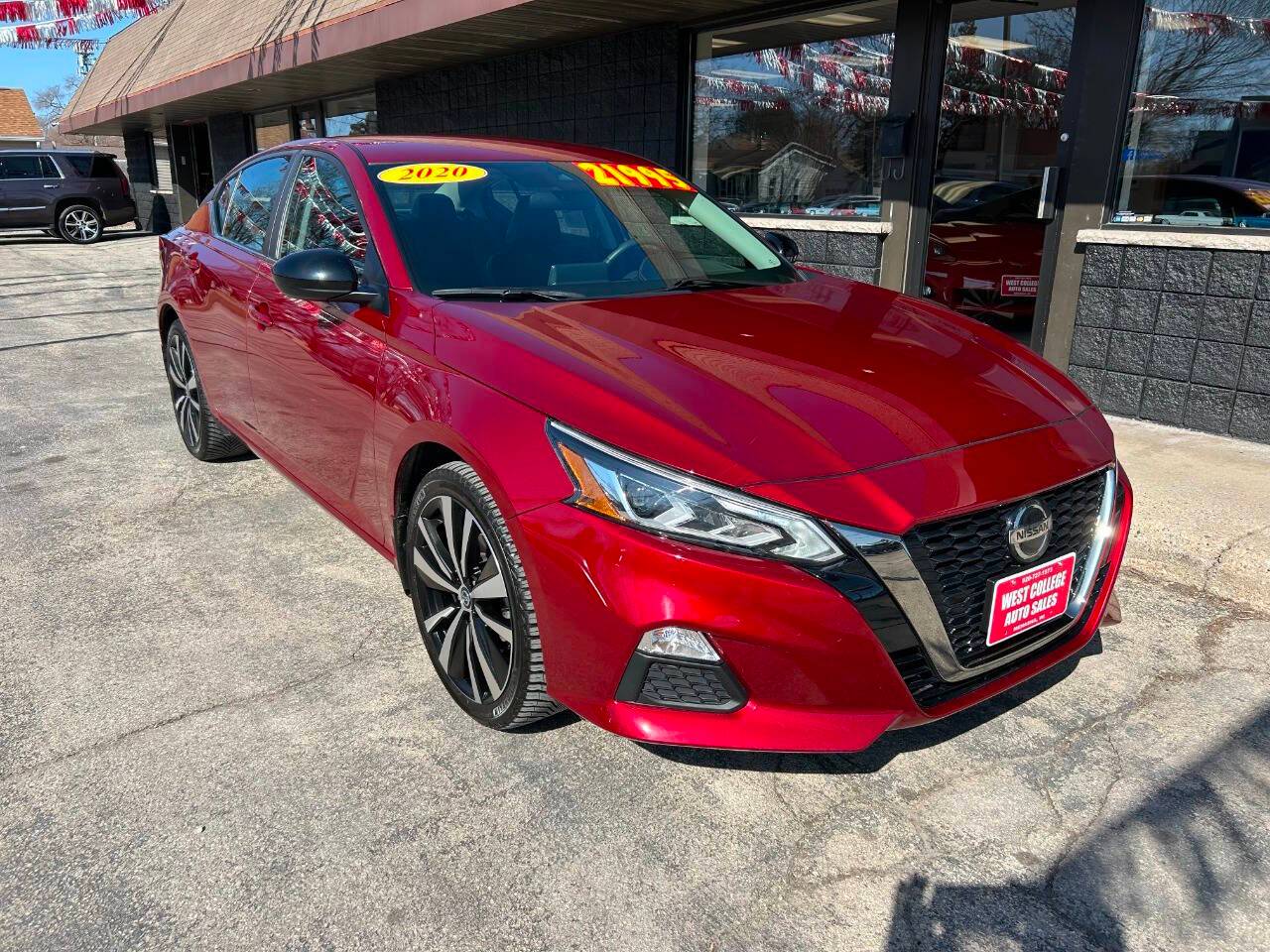 2020 Nissan Altima SR — Sedan — 33,720 mi — Menasha, WI