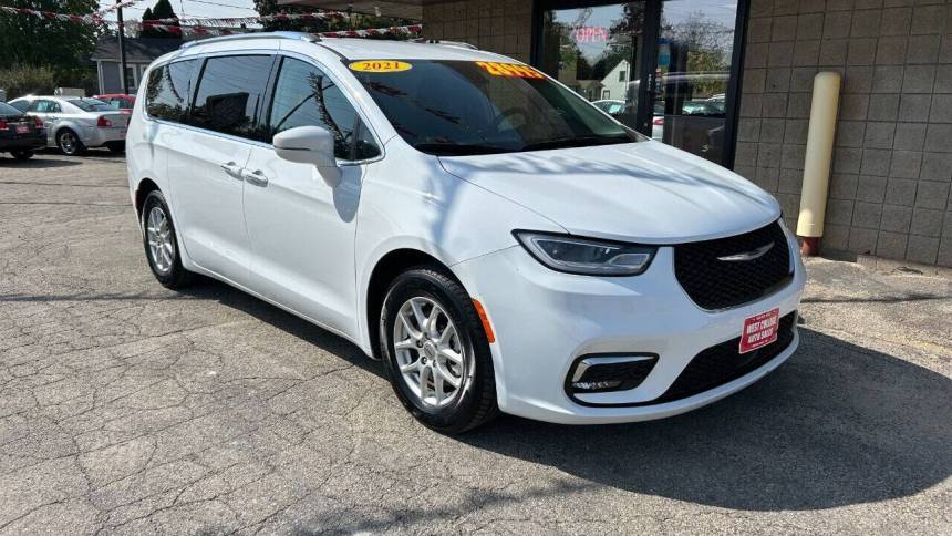 2021 Chrysler Pacifica Touring L — Minivan — 64,230 mi — Menasha, WI