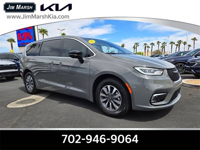 2025 Chrysler Pacifica Hybrid Select — Minivan — 1,557 mi — Las Vegas, NV