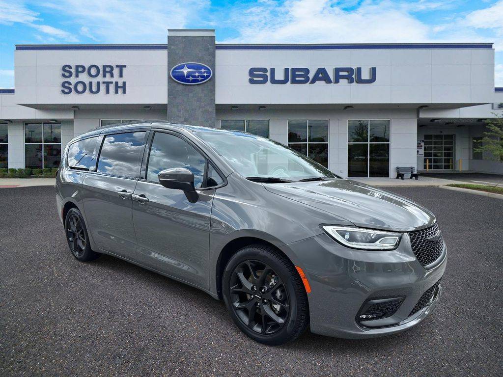2023 Chrysler Pacifica Touring L — Minivan — 12,325 mi — Orlando, FL