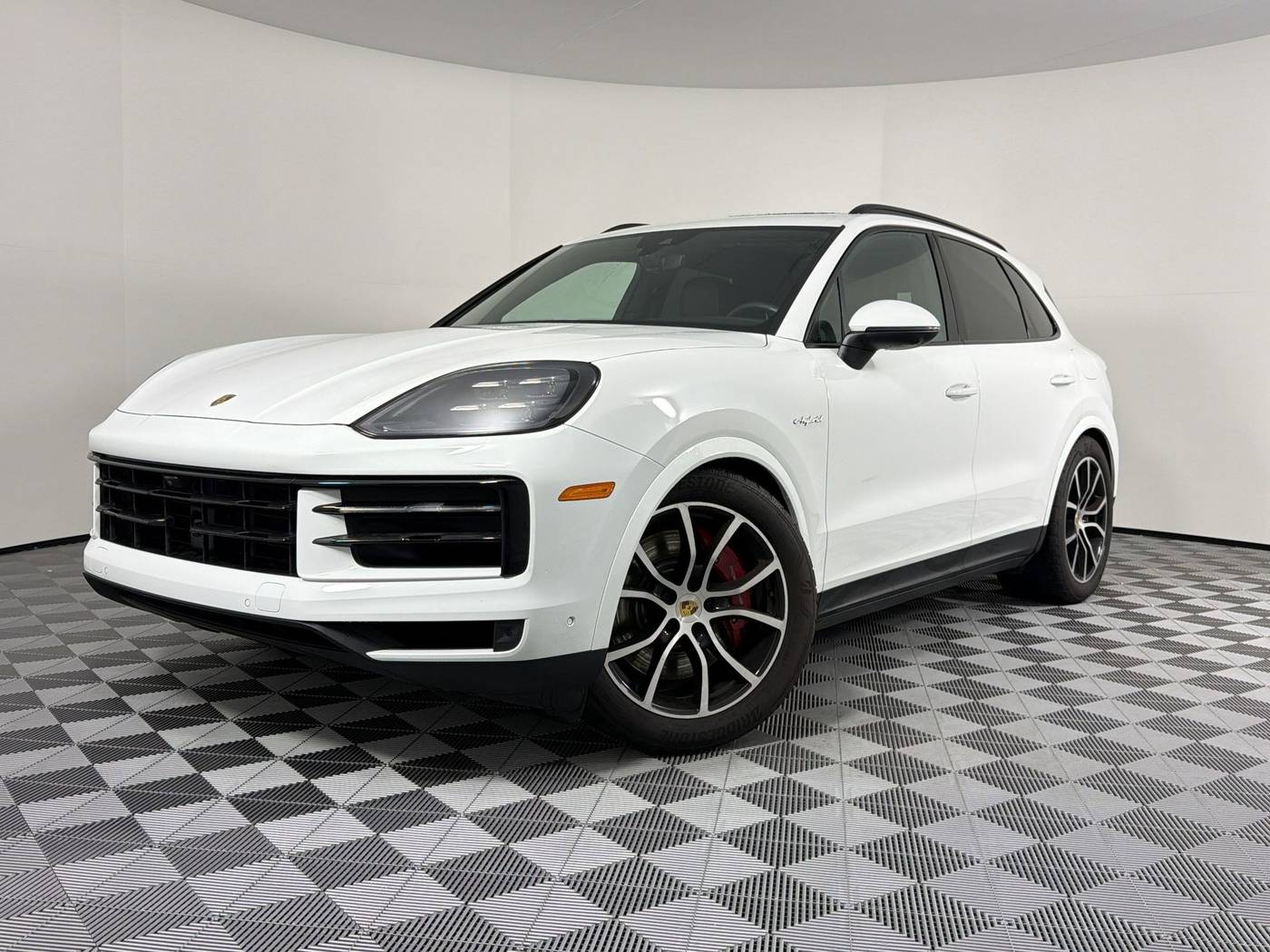 2024 Porsche Cayenne Unknown