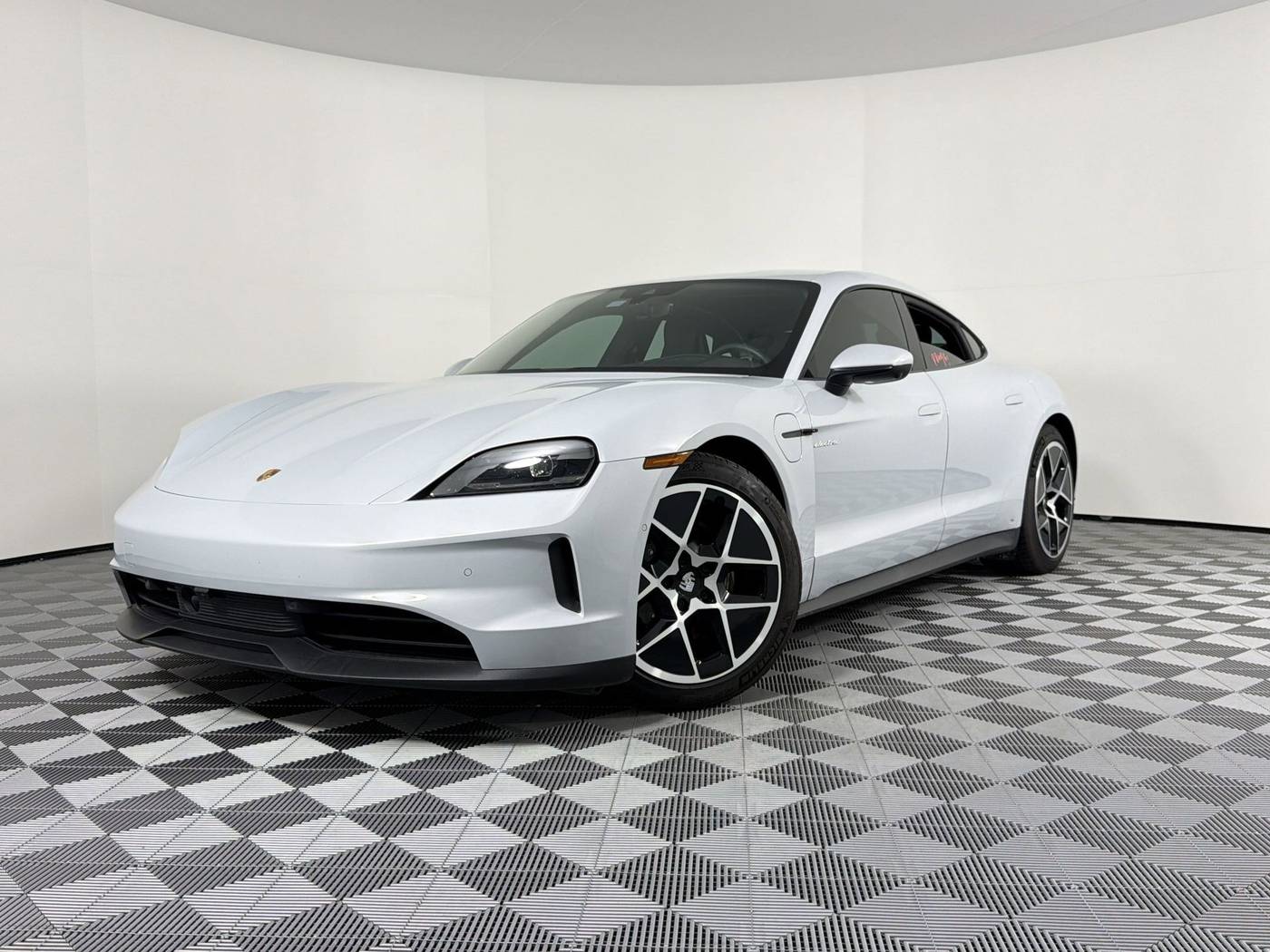 2025 Porsche Taycan