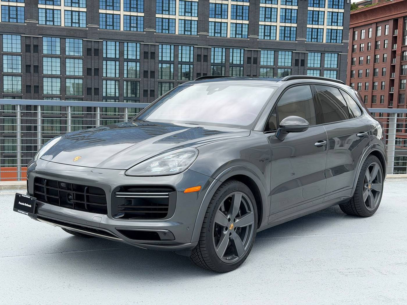 2023 Porsche Cayenne Turbo S E-Hybrid