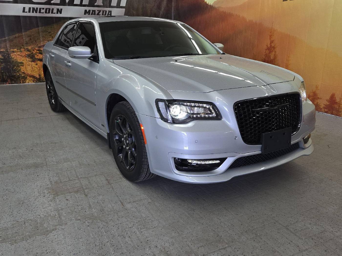 2023 Chrysler 300 Touring L — Sedan — 5,035 mi — Hardin, MT