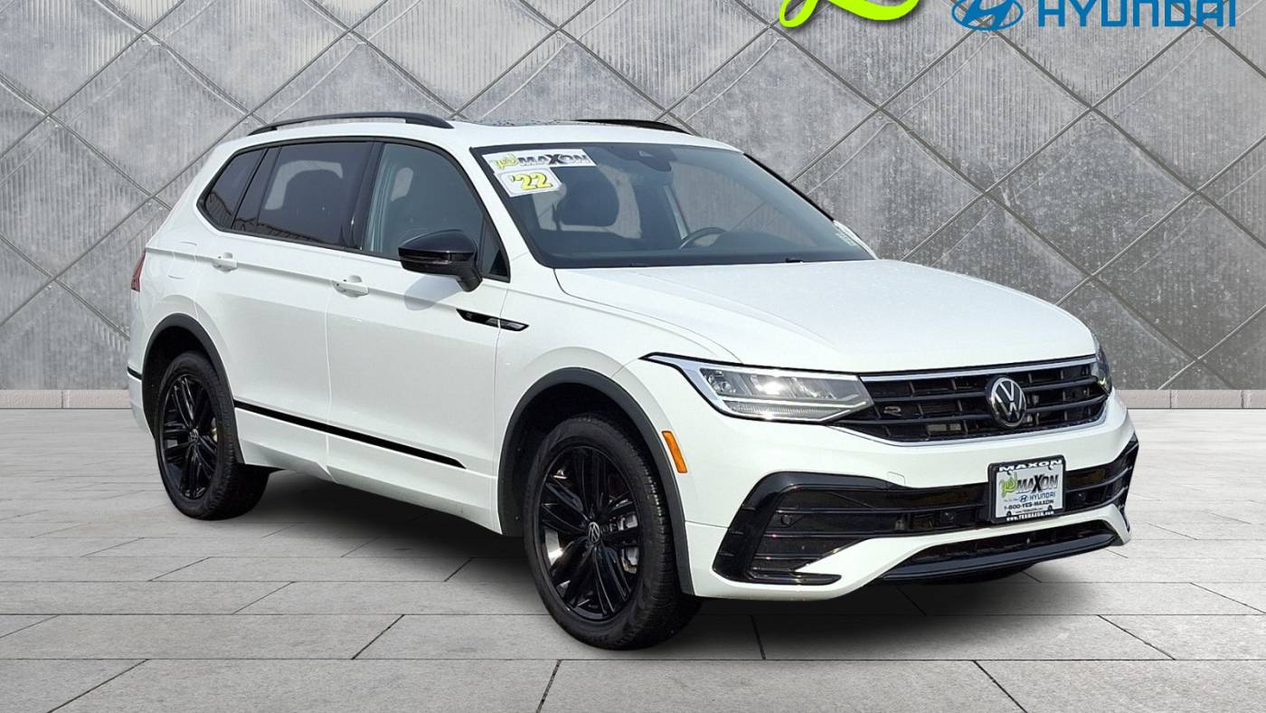 2022 Volkswagen Tiguan SE R-Line Black — SUV — 14,654 mi — Union, NJ