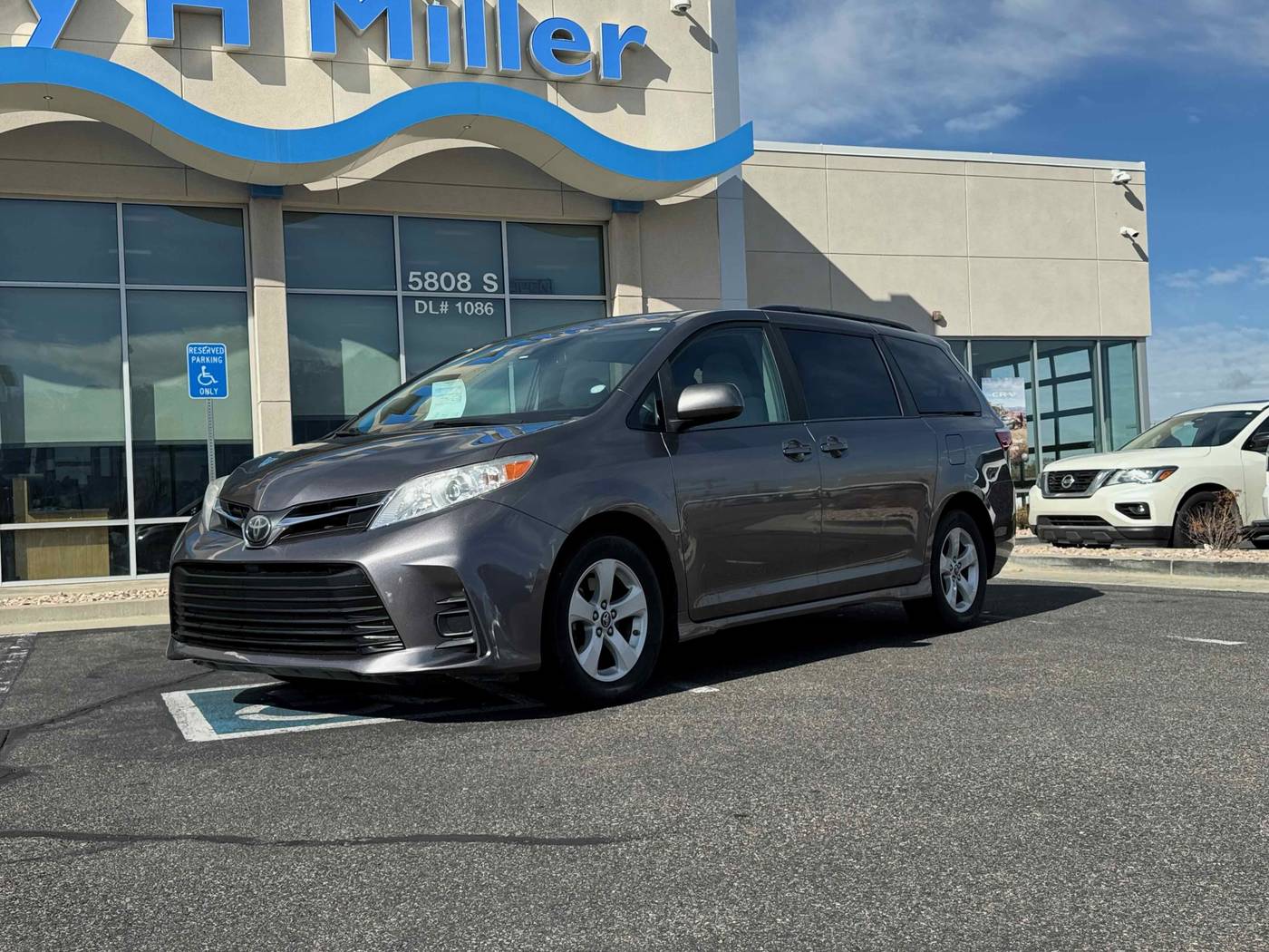2019 Toyota Sienna LE — Minivan — 83,198 mi — Murray, UT