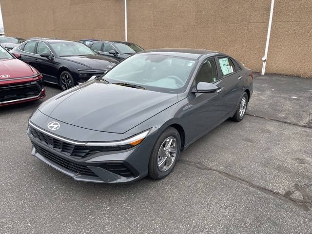 2025 Hyundai Elantra SE — Sedan — 13 mi — Ogden, UT
