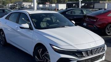 2025 Hyundai Elantra Limited — Sedan — 3,923 mi — Ogden, UT