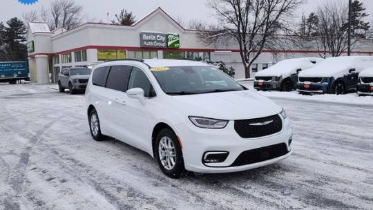 2022 Chrysler Pacifica Touring L — Minivan — 61,870 mi — Williston, VT