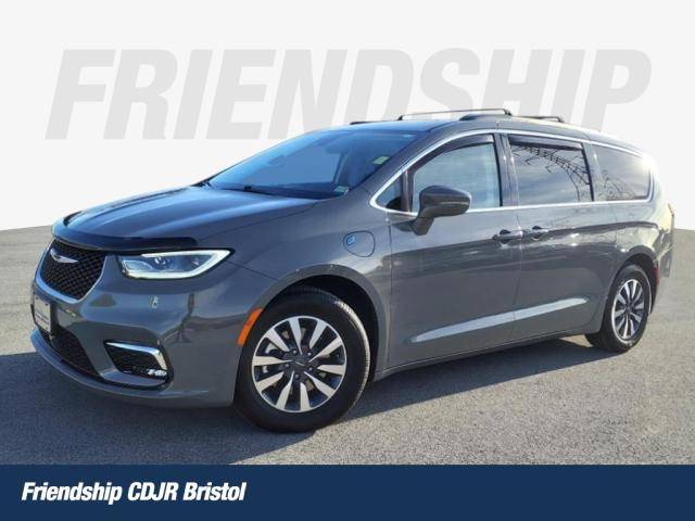 2022 Chrysler Pacifica Hybrid Touring L — Minivan — 32,696 mi — Bristol, TN