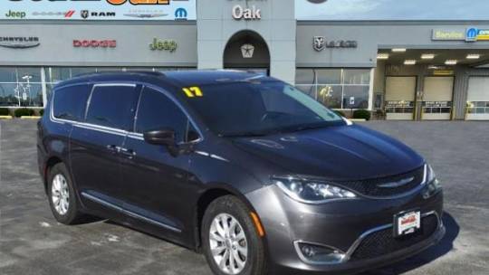 2017 Chrysler Pacifica Touring L — Minivan — 92,732 mi — Matteson, IL