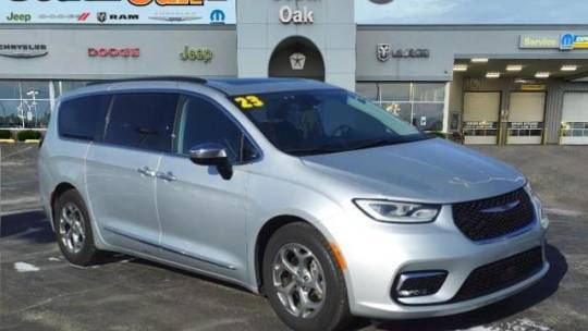 2023 Chrysler Pacifica Limited — Minivan — 60,377 mi — Matteson, IL