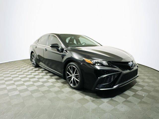 2022 Toyota Camry Hybrid SE — Sedan — 17,844 mi — Memphis, TN