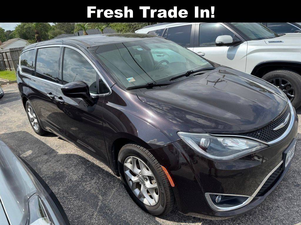 2019 Chrysler Pacifica Touring Plus — Minivan — 96,518 mi — Dickinson, TX