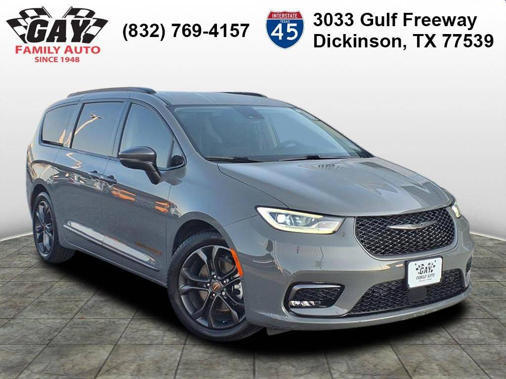 2023 Chrysler Pacifica Touring L — Minivan — 27,290 mi — Dickinson, TX