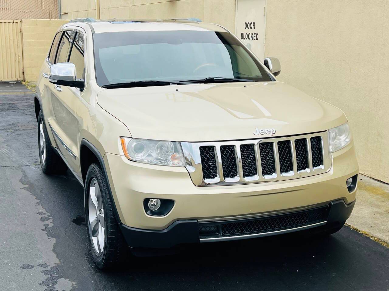 2011 Jeep Grand Cherokee Overland — SUV — 130,258 mi — Rancho Cordova, CA