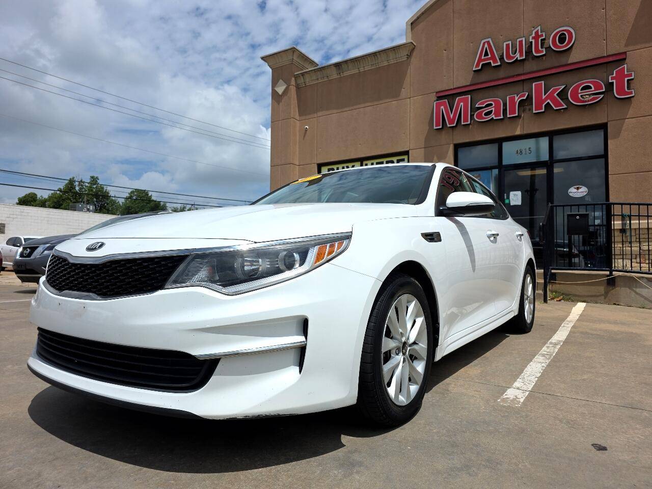 2017 Kia Optima LX — Sedan — 107,039 mi — Oklahoma City, OK