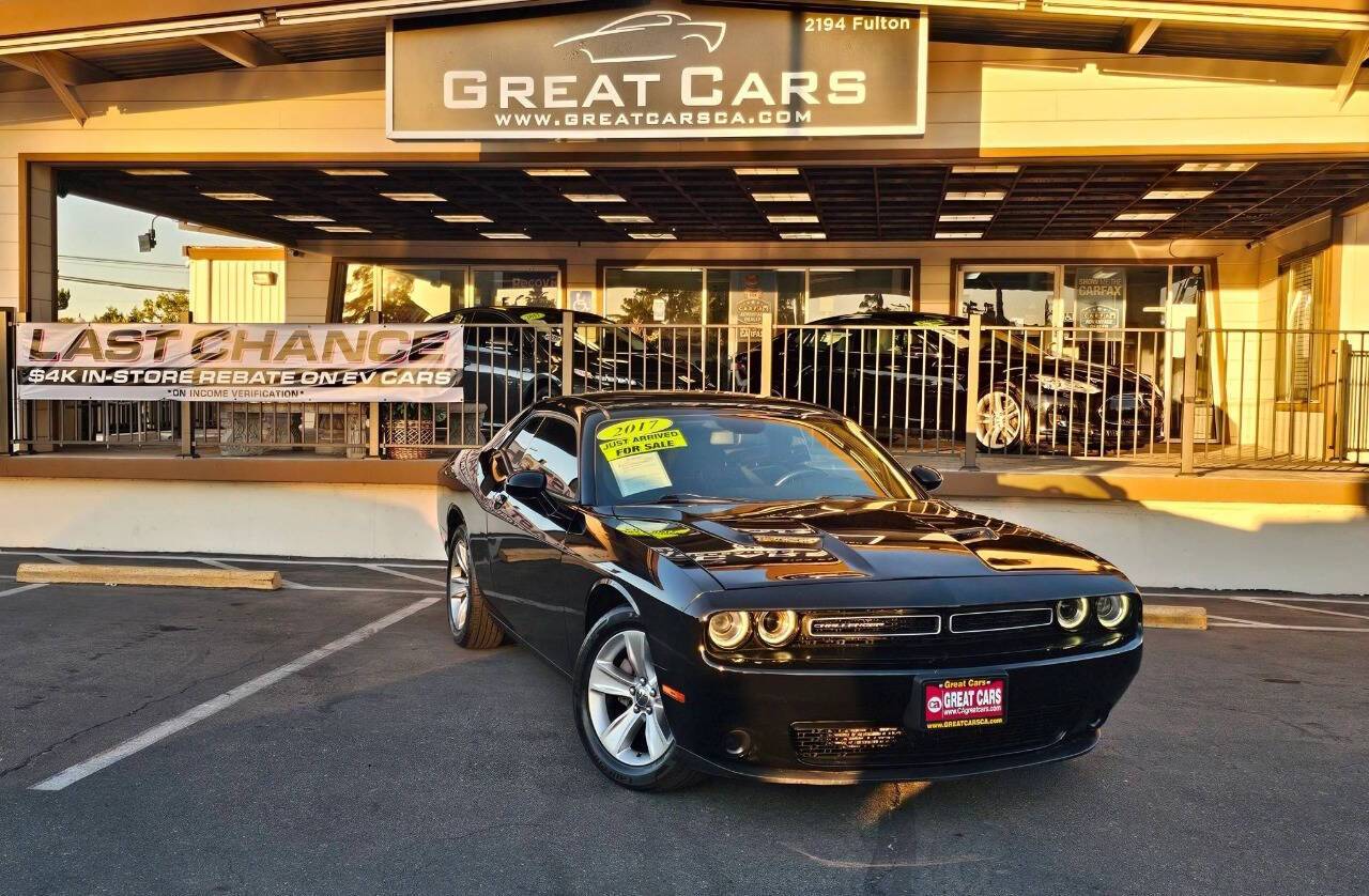 2017 Dodge Challenger SXT — Coupe — 102,506 mi — Sacramento, CA