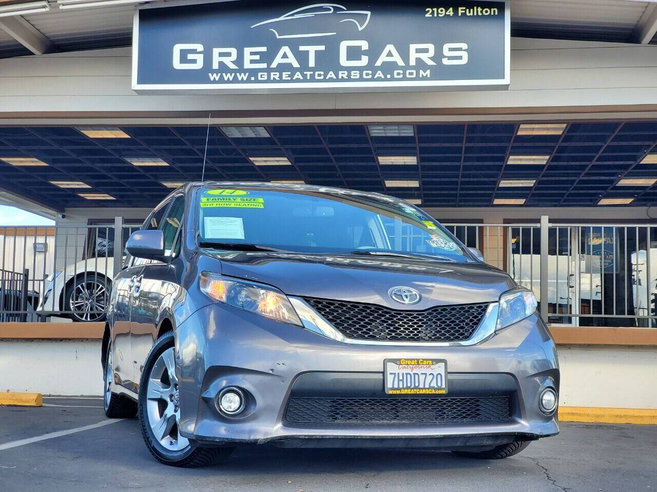 2014 Toyota Sienna SE — Minivan — 141,141 mi — Sacramento, CA