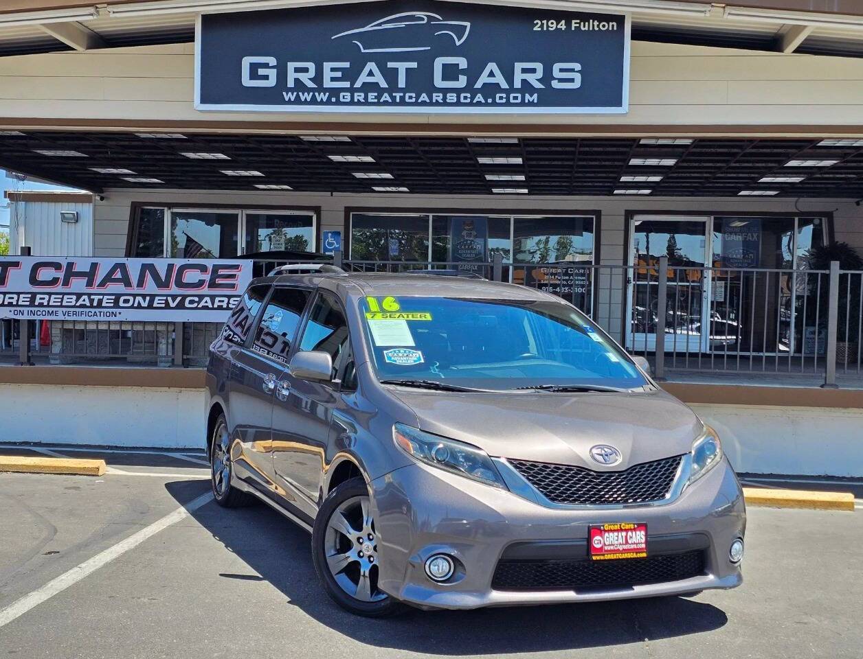 2016 Toyota Sienna SE Premium — Minivan — 95,295 mi — Sacramento, CA