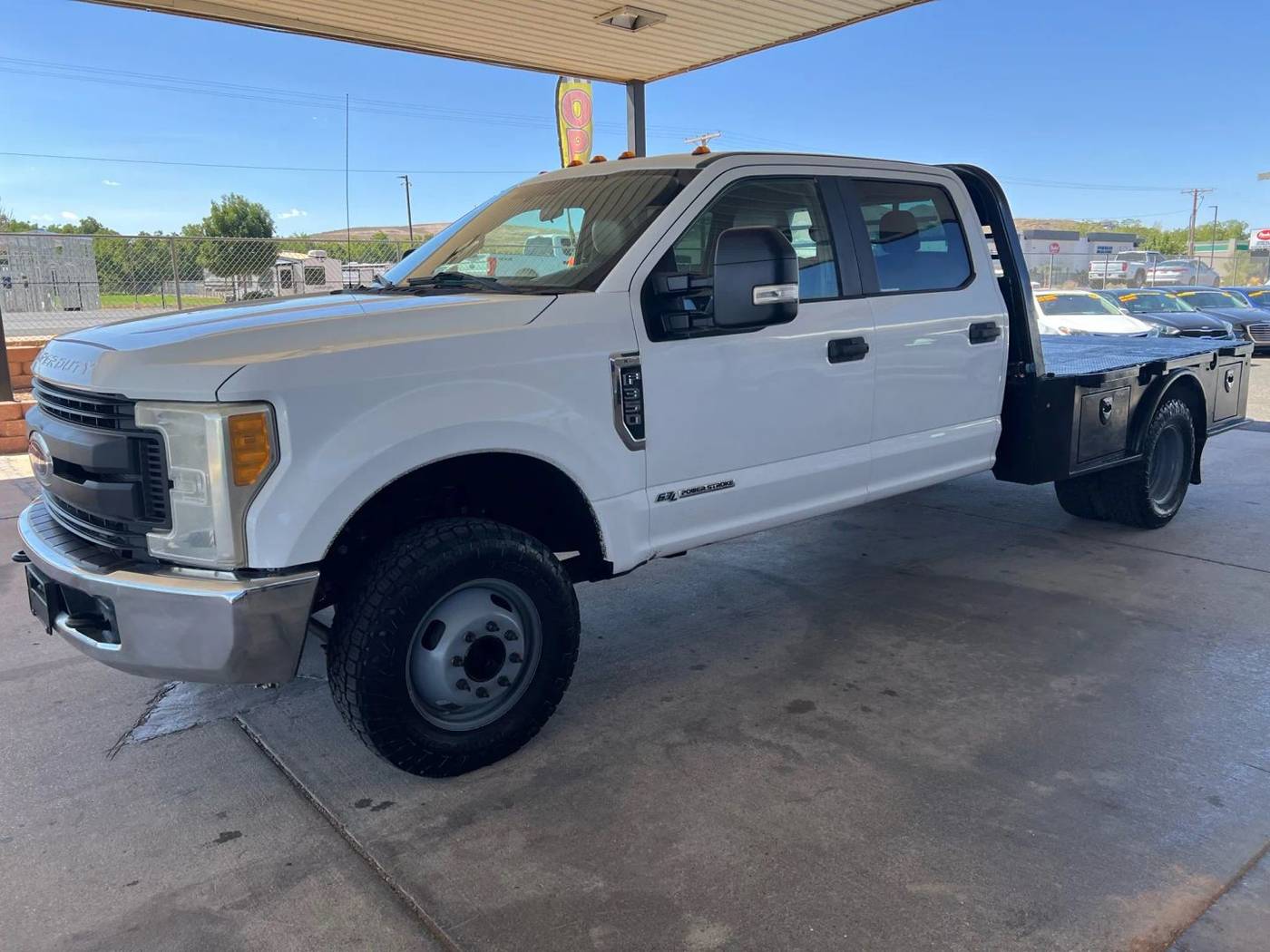 2017 Ford Super Duty F-350 Chassis Cab XL — Chassis Cab Truck — 107,394 mi — Hurricane, UT