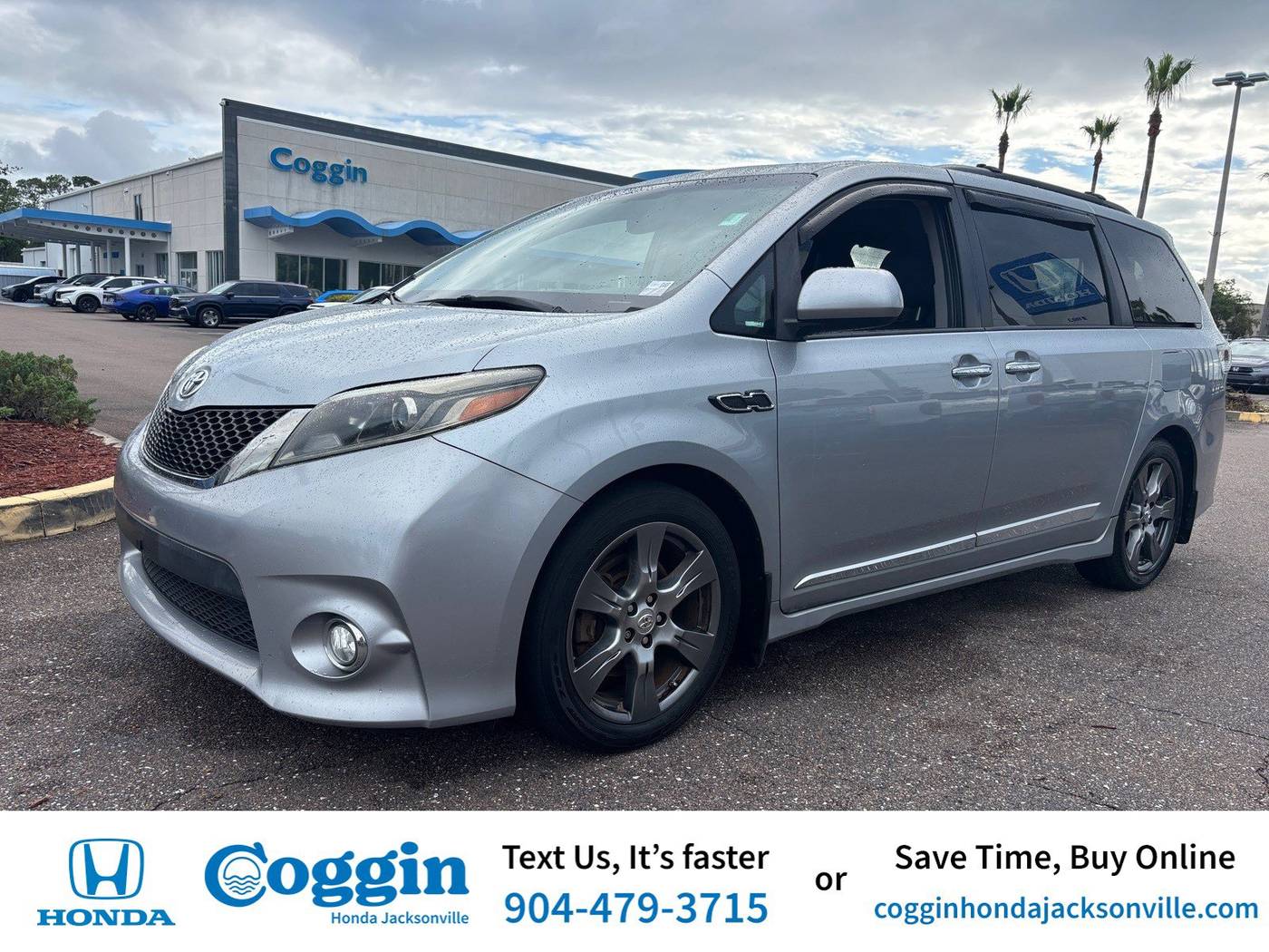 2017 Toyota Sienna SE — Minivan — 124,094 mi — Jacksonville, FL