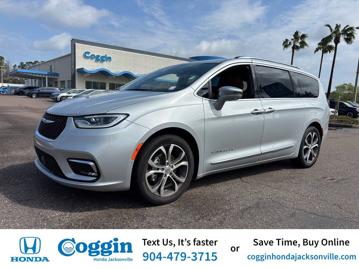 2024 Chrysler Pacifica Pinnacle — Minivan — 4,629 mi — Jacksonville, FL
