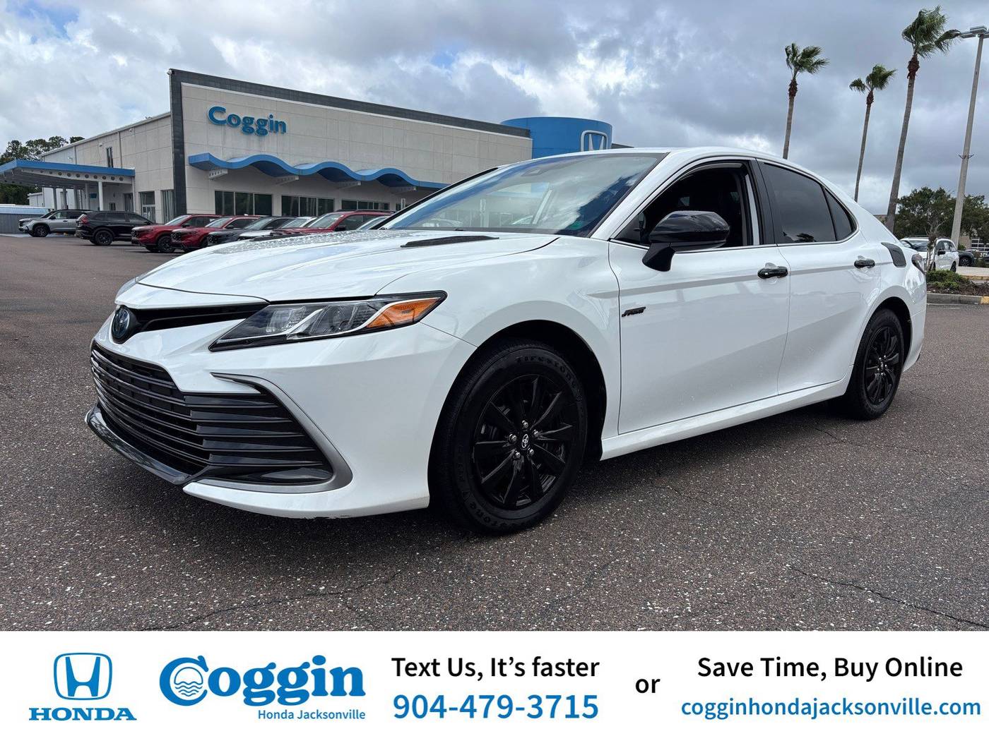 2024 Toyota Camry Hybrid LE — Sedan — 30,367 mi — Jacksonville, FL