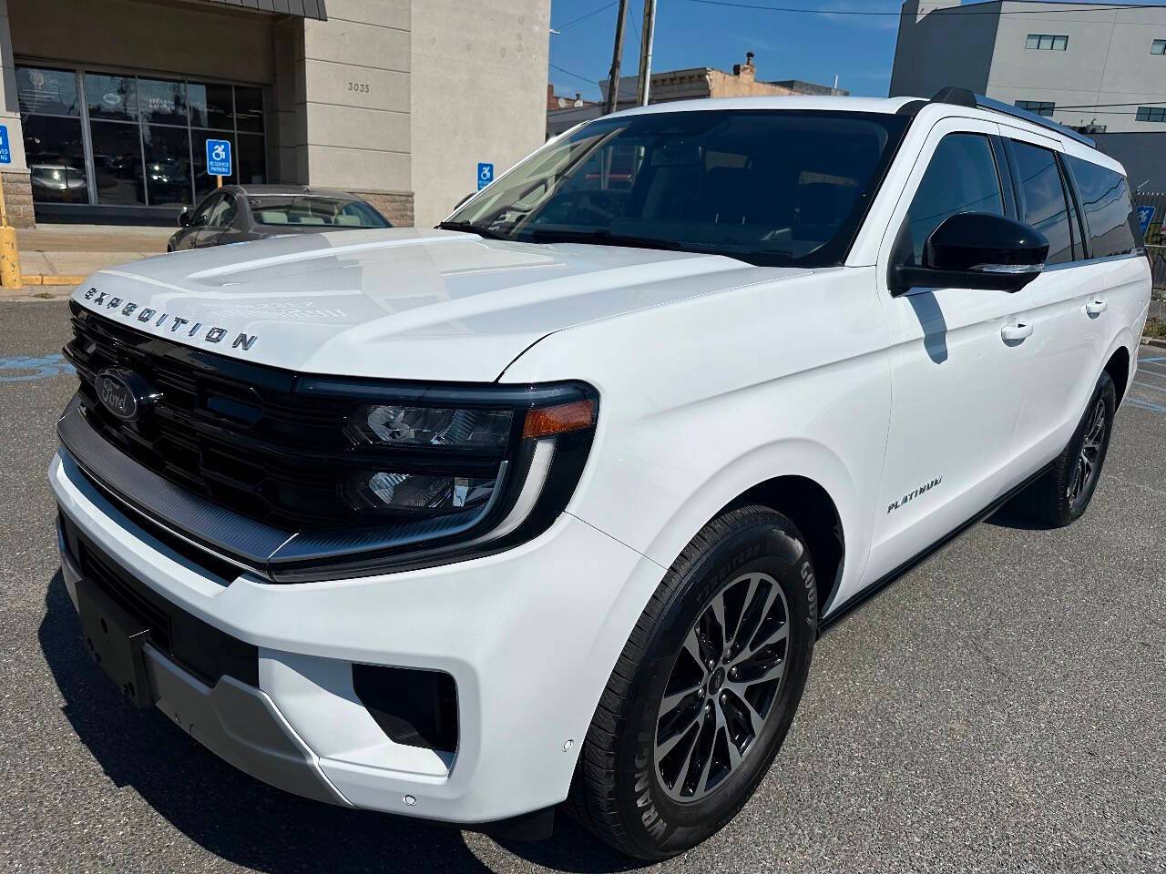 2025 Ford Expedition Platinum — SUV — 4,970 mi — Staten Island, NY