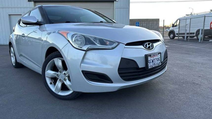 2013 Hyundai Veloster Base — Hatchback — 133,702 mi — Hesperia, CA
