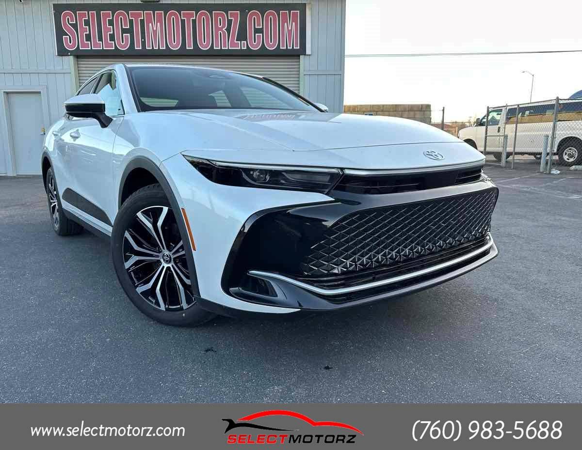 2023 Toyota Crown XLE — Sedan — 6 mi — Hesperia, CA