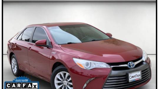 2017 Toyota Camry Hybrid LE — Sedan — 102,972 mi — Bloomington, CA