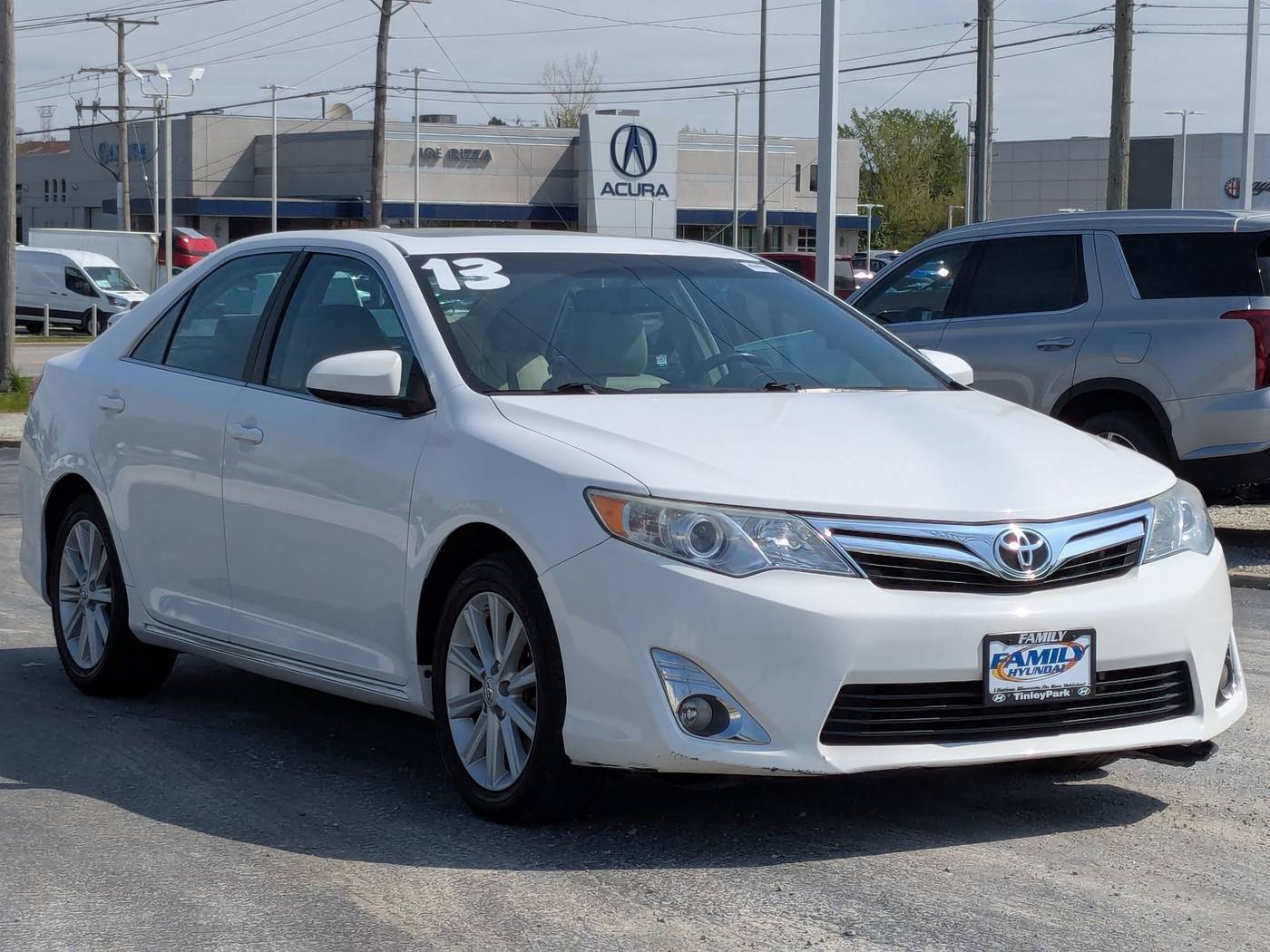 2013 Toyota Camry XLE V6 — Sedan — 96,153 mi — Tinley Park, IL