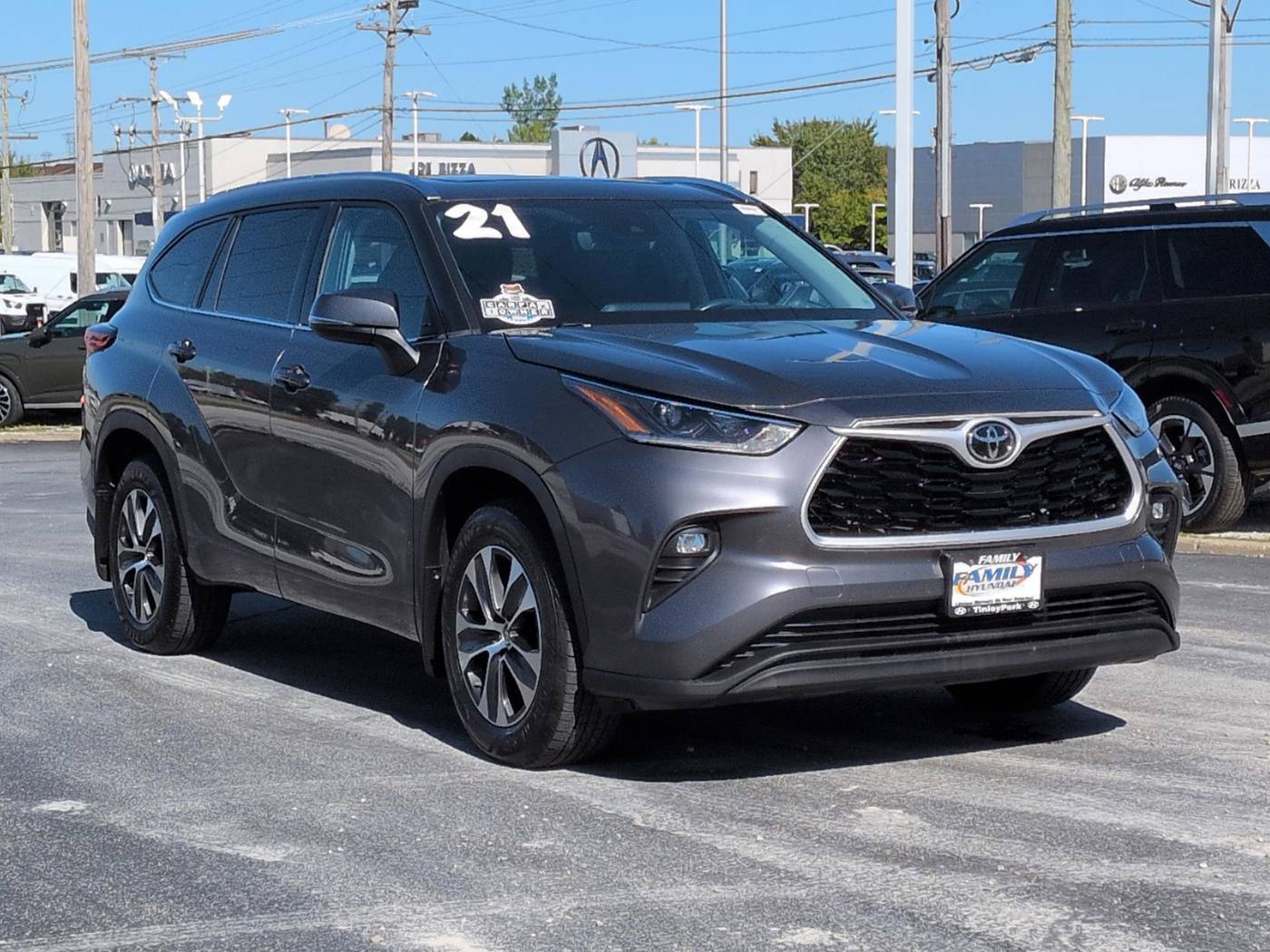 2021 Toyota Highlander XLE — SUV — 111,526 mi — Tinley Park, IL