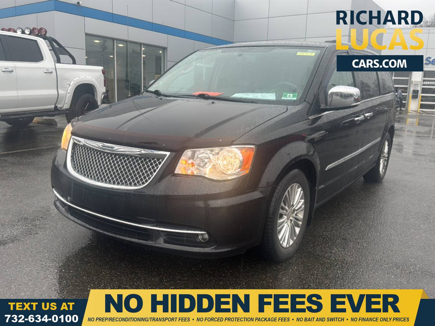 2014 Chrysler Town & Country Touring-L 30th Anniversary Edition — Minivan — 103,805 mi — Avenel, NJ