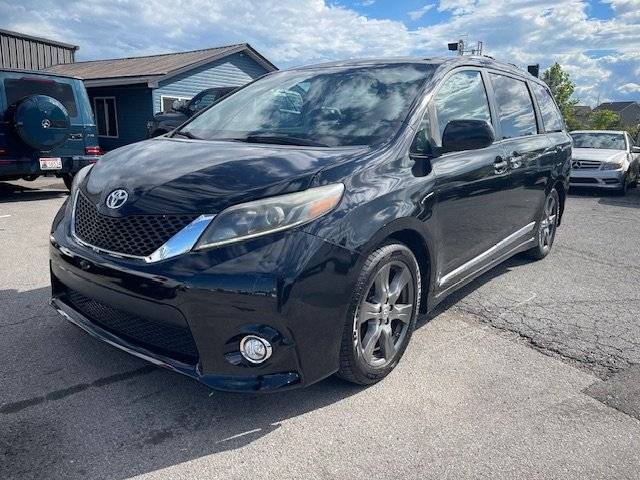 2017 Toyota Sienna SE — Minivan — 145,372 mi — Smyrna, TN