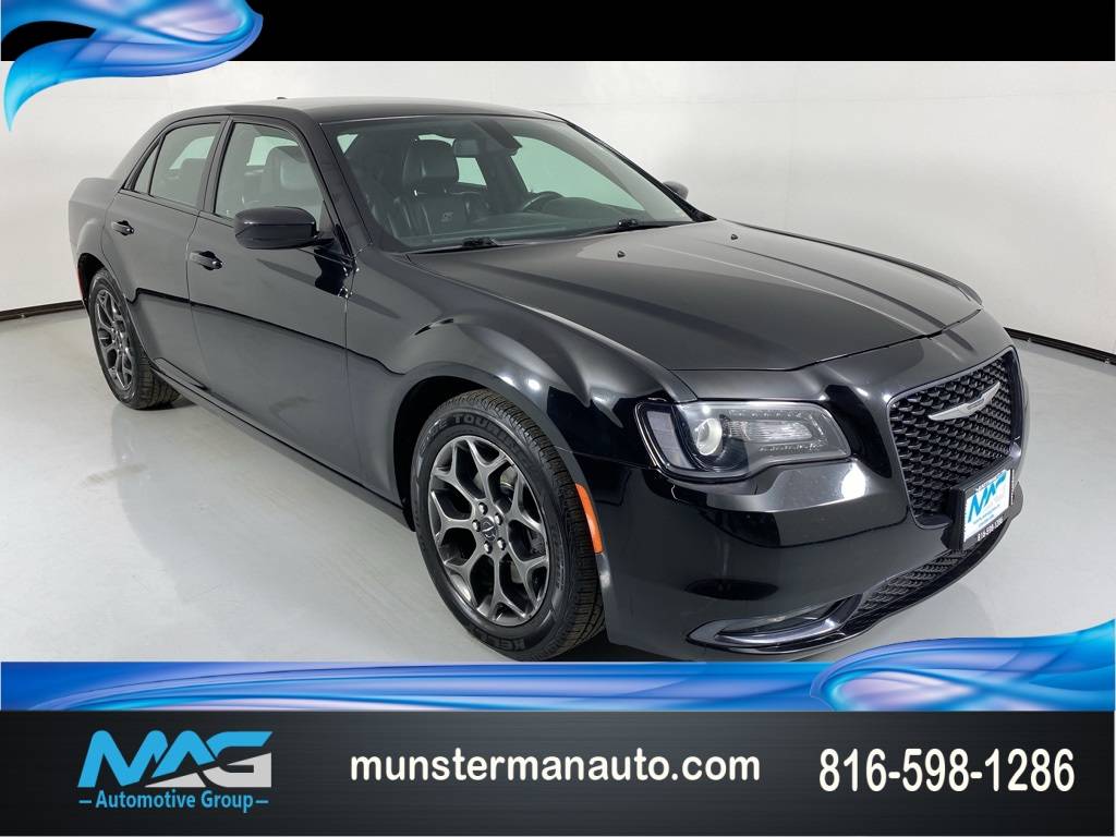 2018 Chrysler 300 S — Sedan — 98,212 mi — Blue Springs, MO