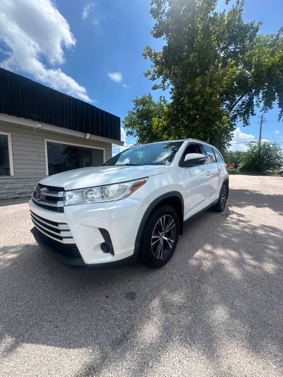 2019 Toyota Highlander LE — SUV — 107,114 mi — Austin, TX