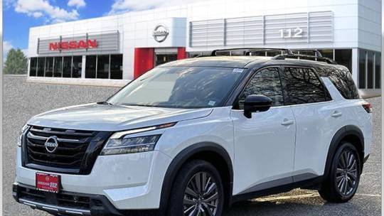 2023 Nissan Pathfinder SL — SUV — 16,397 mi — Patchogue, NY