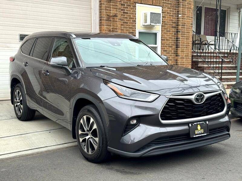 2021 Toyota Highlander XLE — SUV — 121,325 mi — New Brunswick, NJ