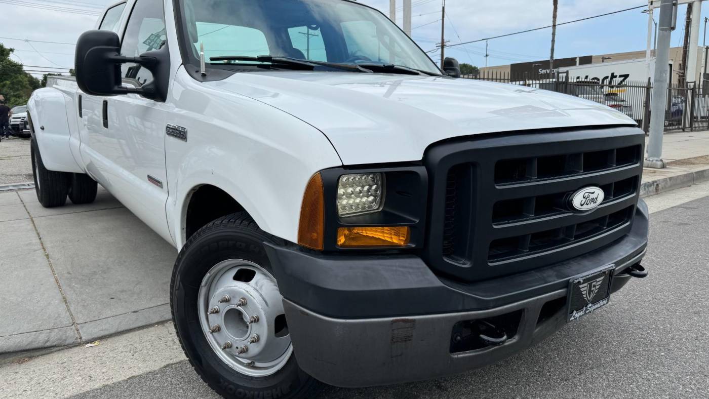 2006 Ford Super Duty F-350 XL — Pickup Truck — 181,155 mi — Van Nuys, CA